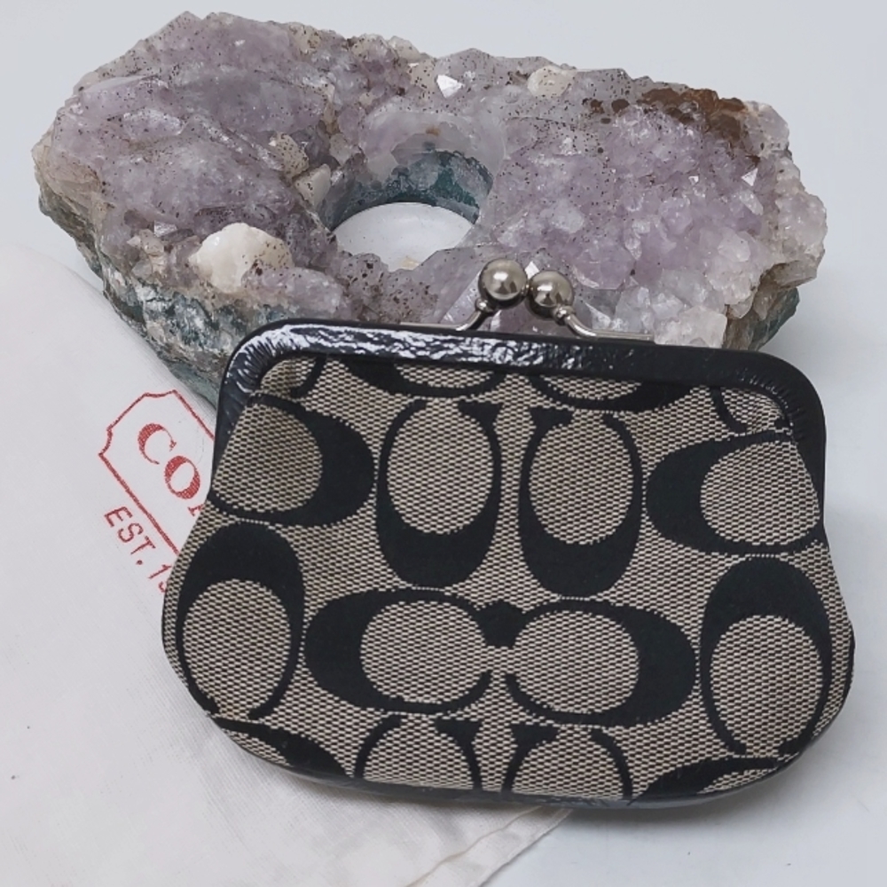 COACH Park Signature Kisslock Change Purse with Black Patent Leather Trim